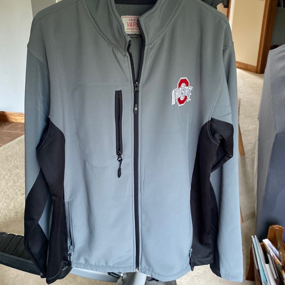 Ohio state buckeyes zip up size large, good condition